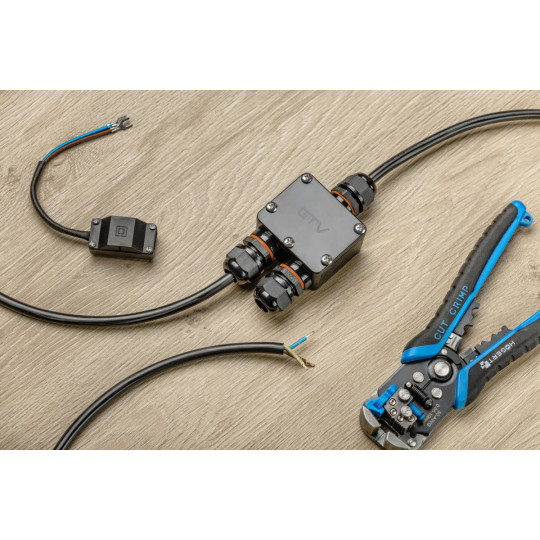 Conector impermeabil pentru cablare, IP67